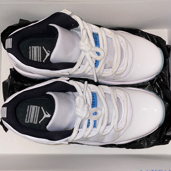 Air Jordan 11 Retro Low - Picture 1 of 4